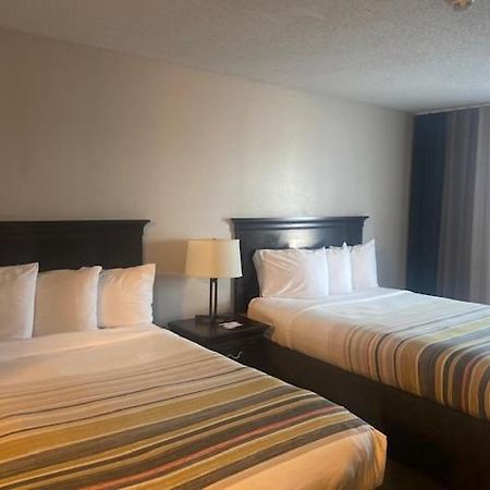 Country Inn & Suites By Radisson, Kansas City At Village West, Ks Bonner Springs Dış mekan fotoğraf