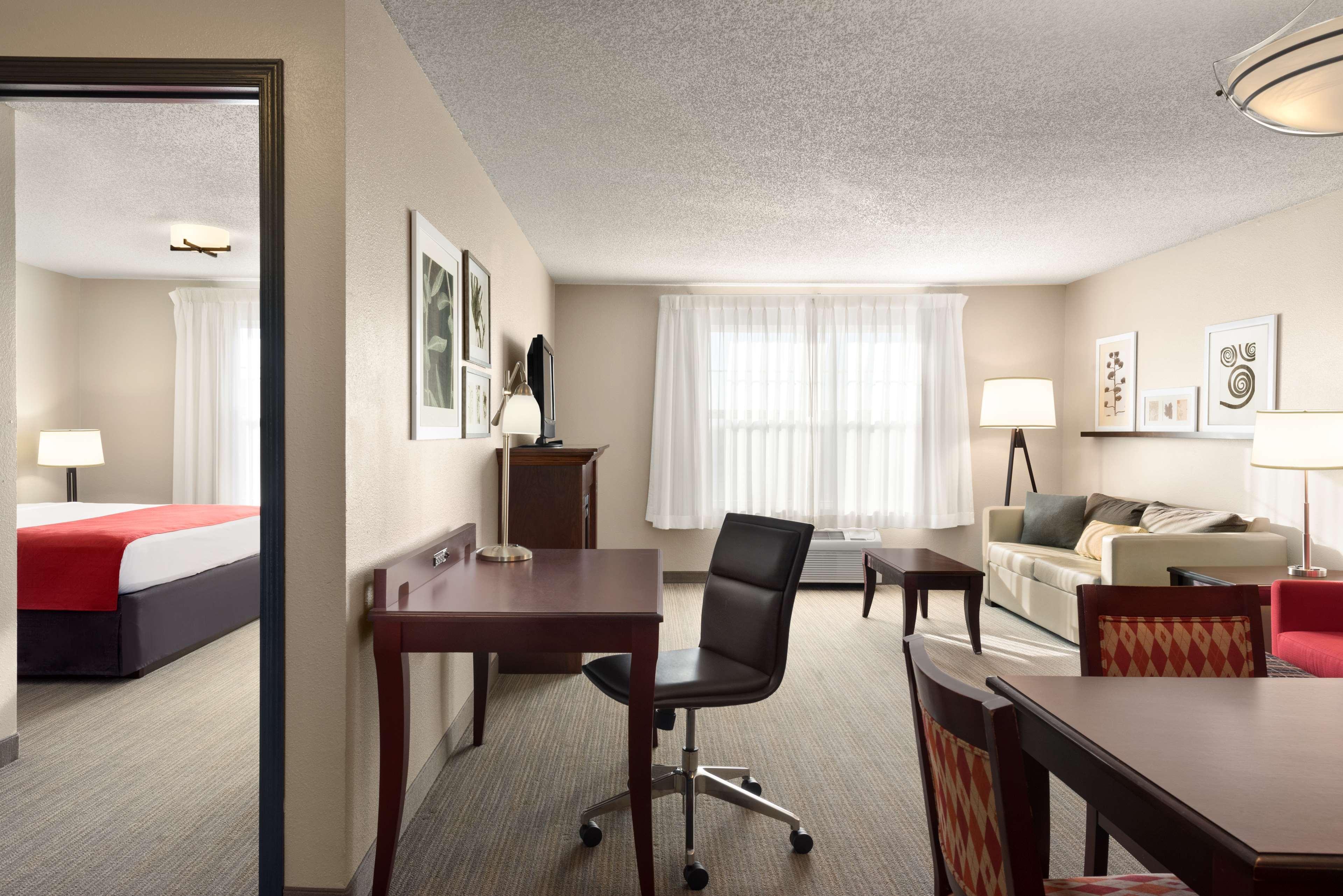 Country Inn & Suites By Radisson, Kansas City At Village West, Ks Bonner Springs Dış mekan fotoğraf